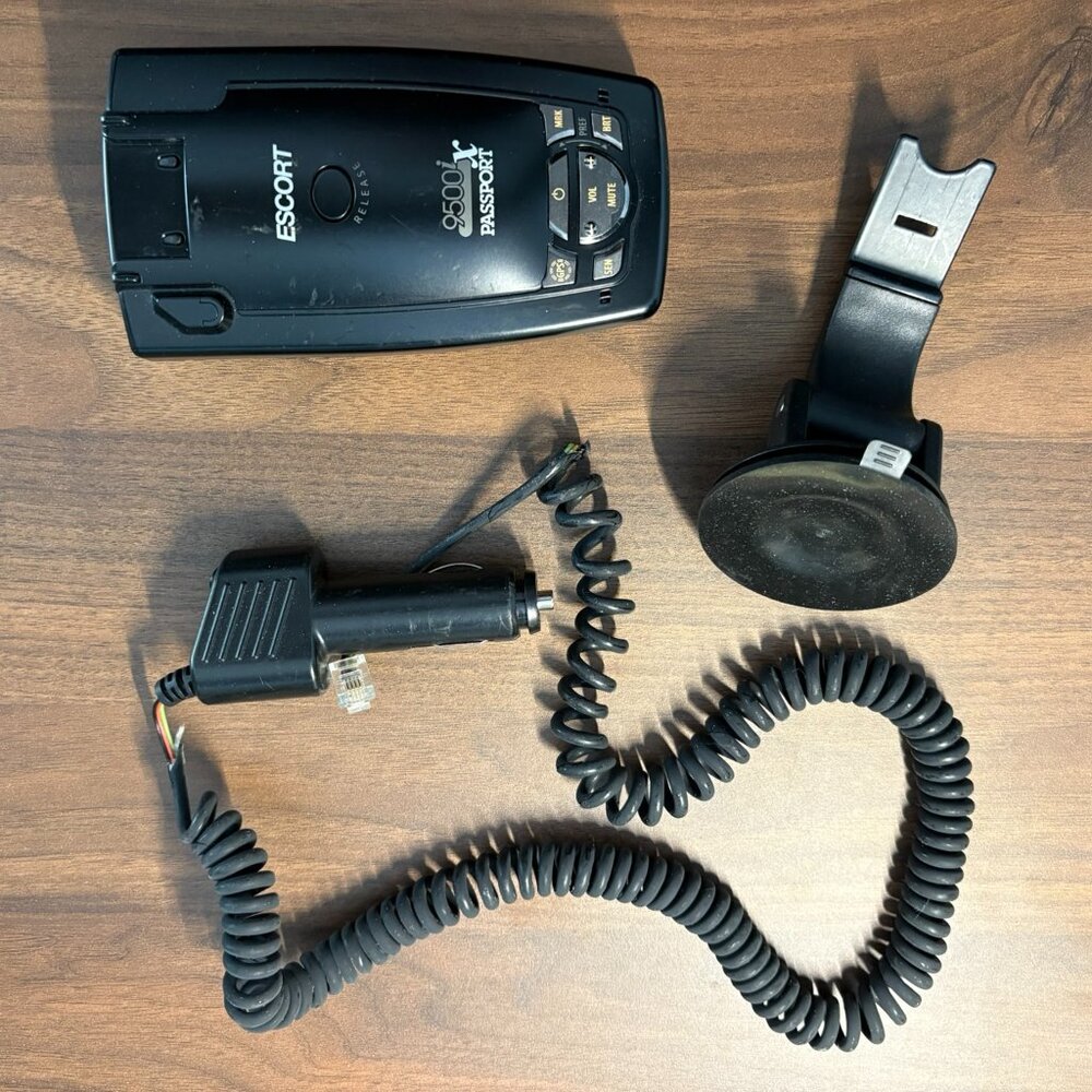 Escort 9500ix (blue) radar/laser detector with accessories